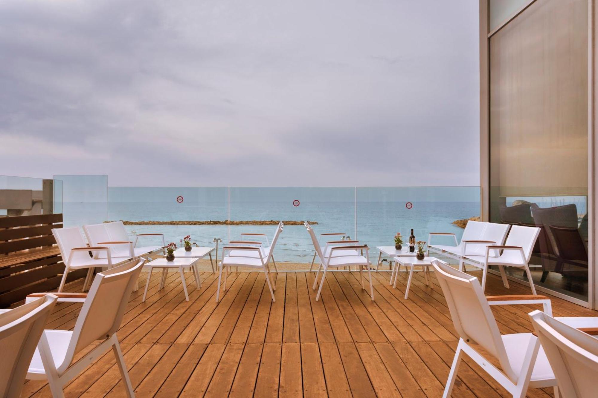 Crowne Plaza Tel Aviv Beach, An Ihg Hotel Exterior photo