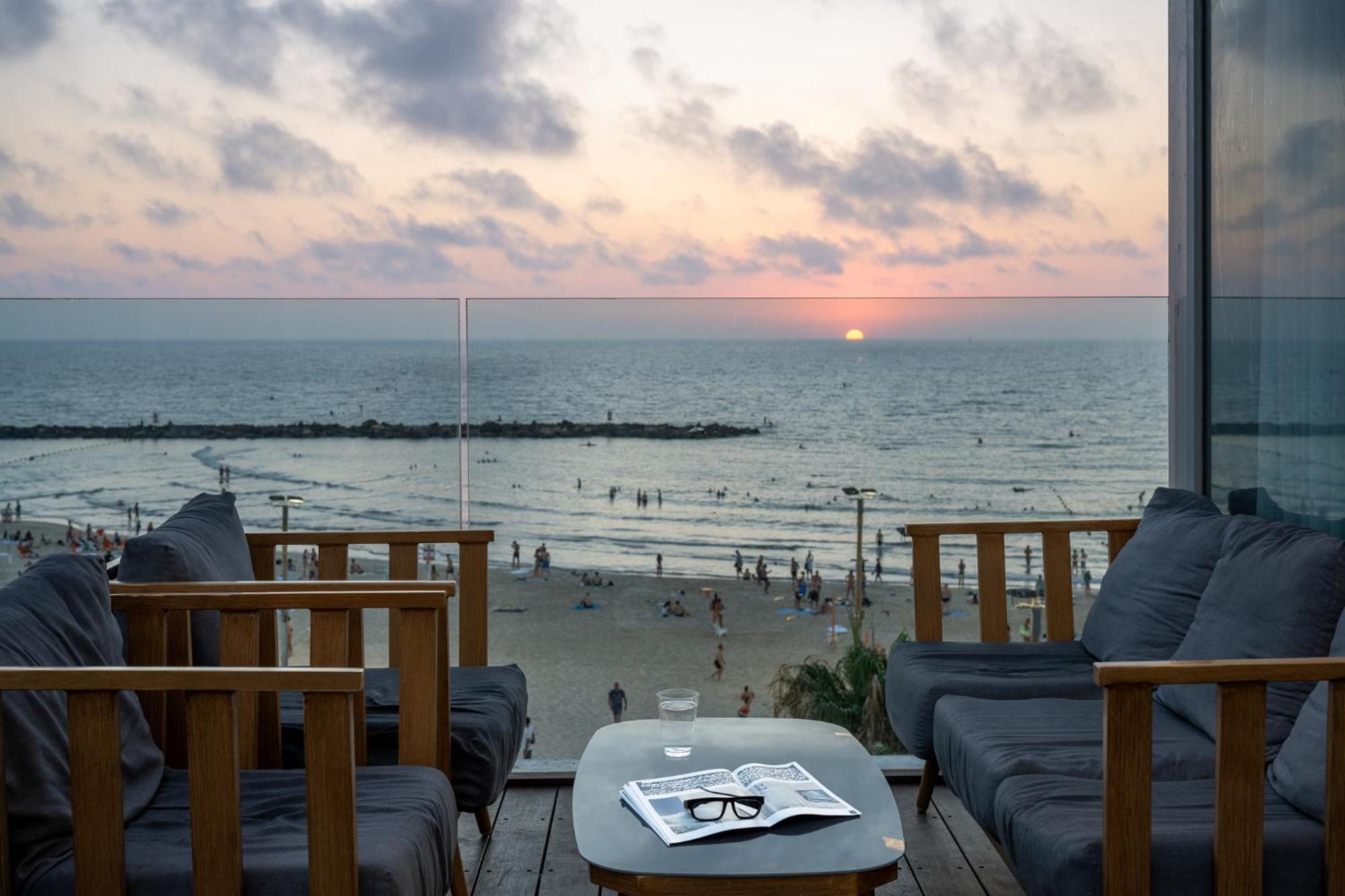 Crowne Plaza Tel Aviv Beach, An Ihg Hotel Exterior photo